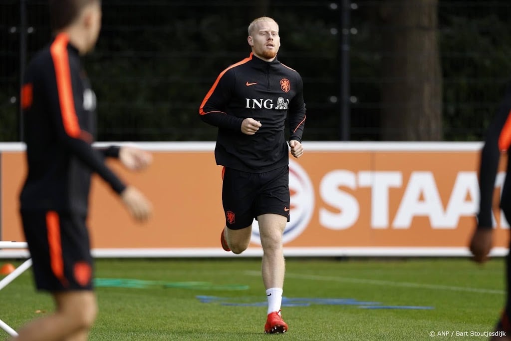 Oranje begint uitwedstrijd tegen Servië met Veerman en Meerdink