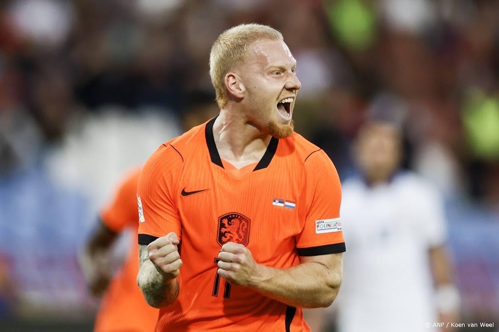 Meerdink maakt in tweede interland eerste treffers voor Oranje