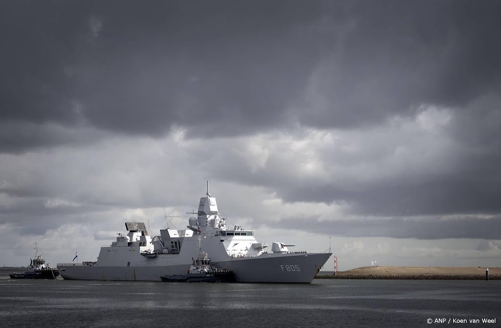 Marineschip Evertsen vertrokken, kan naar Straat van Hormuz