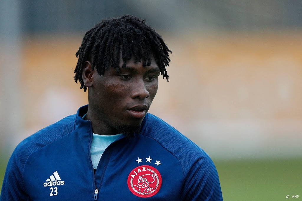 Ajax start met Traoré in de spits en Brazilianen op flanken 