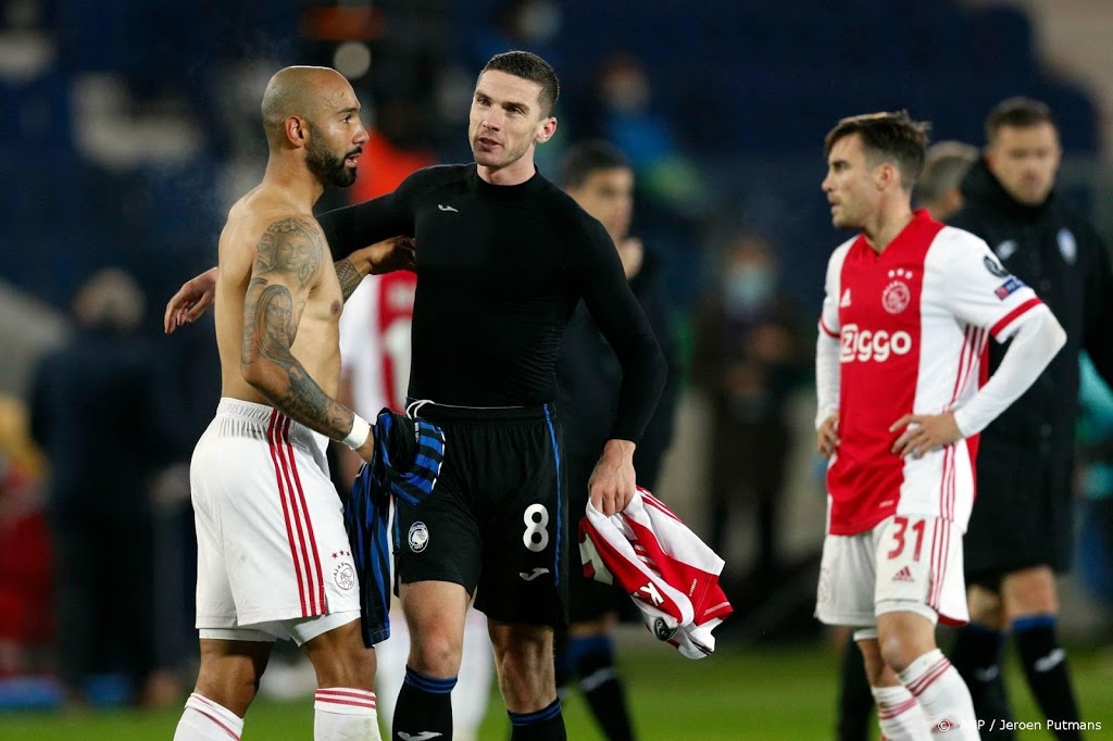 Ajax laat Atalanta ontsnappen in Bergamo