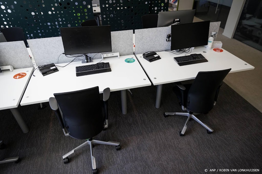 Grote bedrijven wachten op kabinet voor wijziging thuiswerkbeleid