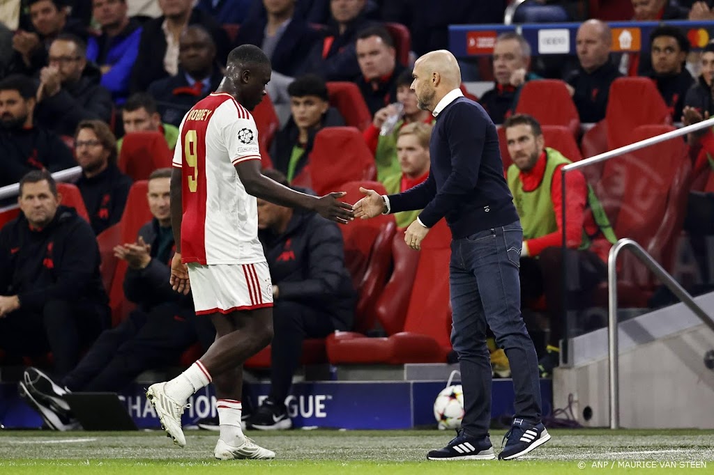 Brobbey moet afwachten of Van Gaal hem wel fit voor WK vindt    