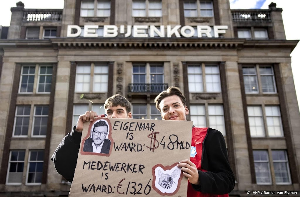 FNV: medewerkers de Bijenkorf Amsterdam gaan hele zaterdag staken