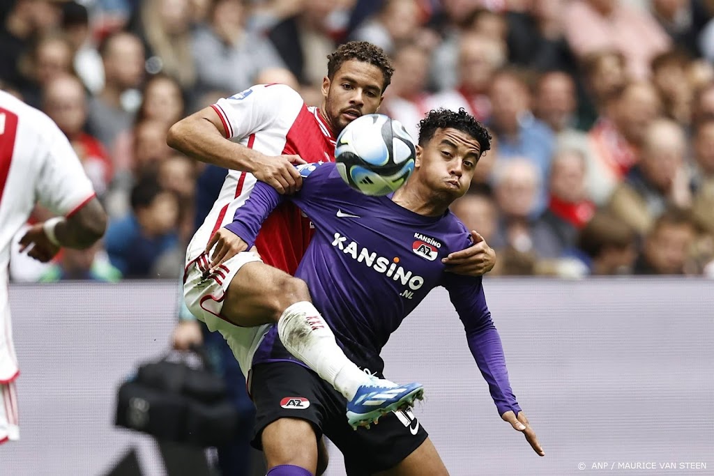 Ajax mist rechtsback Rensch ook in uitduel met PSV