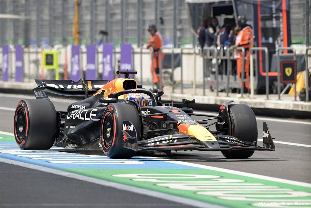 Sainz pakt poleposition in Mexico, Verstappen start voor Norris