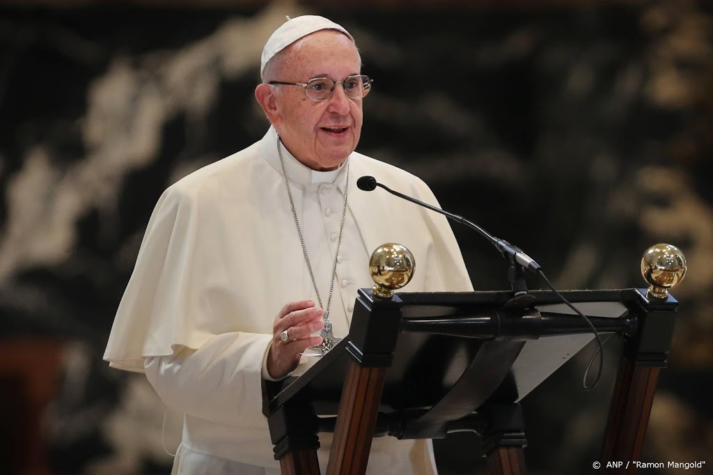 Paus benoemt nieuwe chef controle financiën