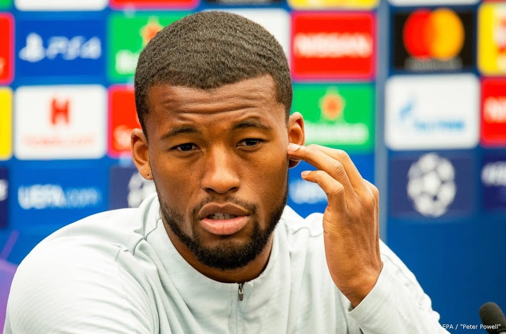 Wijnaldum op de bank bij Liverpool