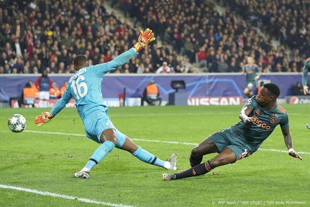 Ajax verslaat Lille met 2-0