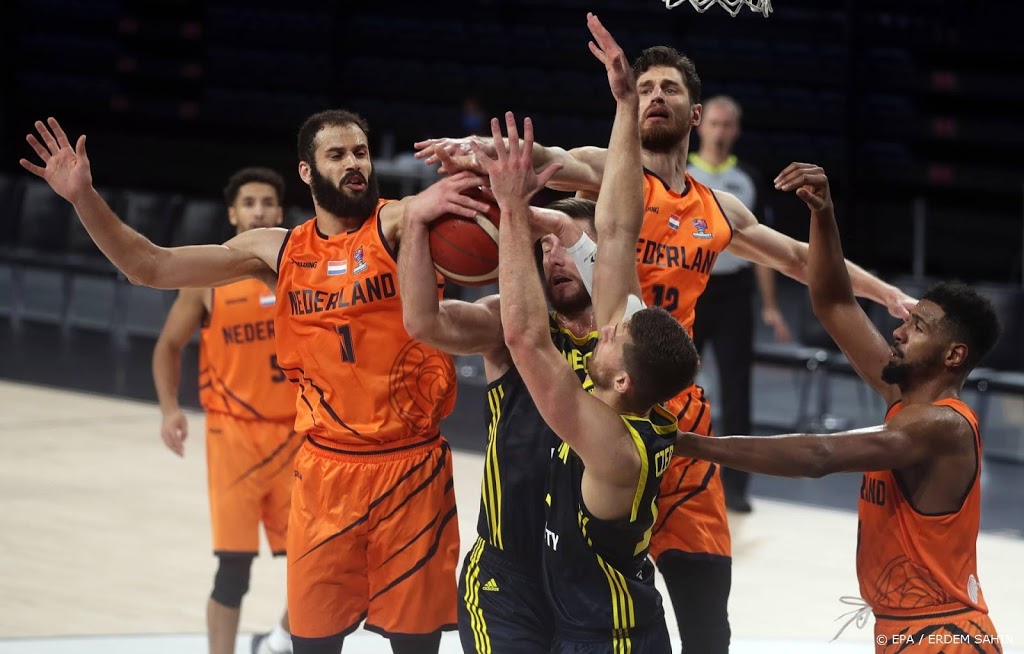 Basketballers Oranje verslaan Zweden met klein verschil 