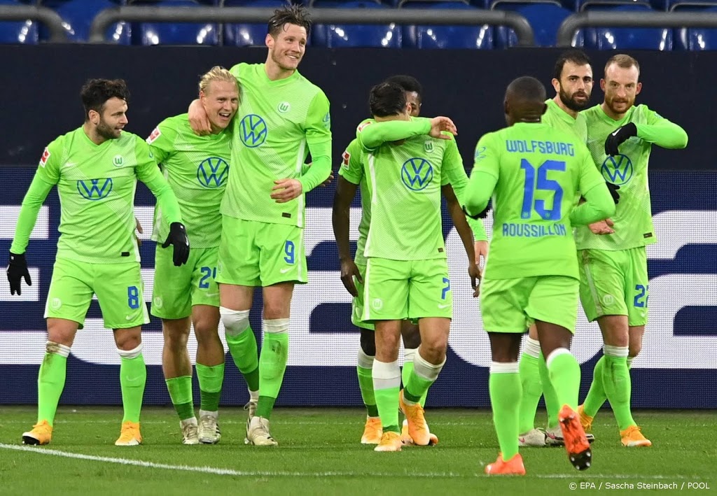 Treffers Weghorst helpen Wolfsburg aan zege