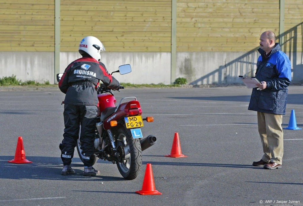 CBR: motorrijlessen en theorie-examens gaan na 17.00 uur door
