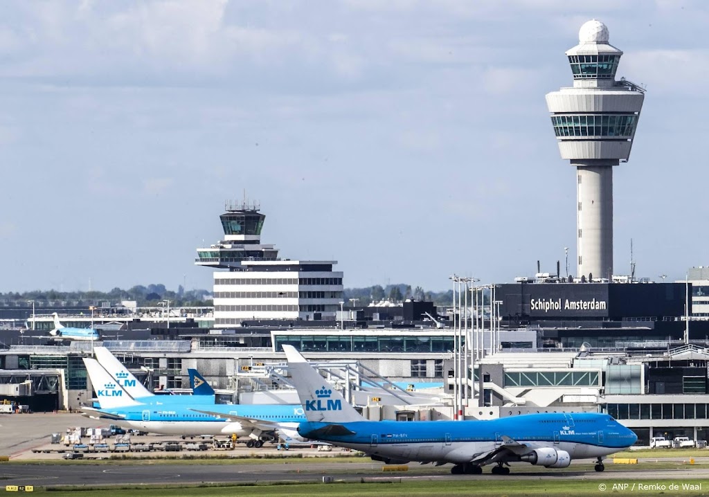 Schiphol: geen extra maatregelen na besmettingen Zuid-Afrika