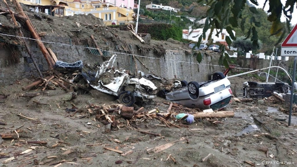 Italiaanse hulpdiensten vinden slachtoffers na aardverschuiving