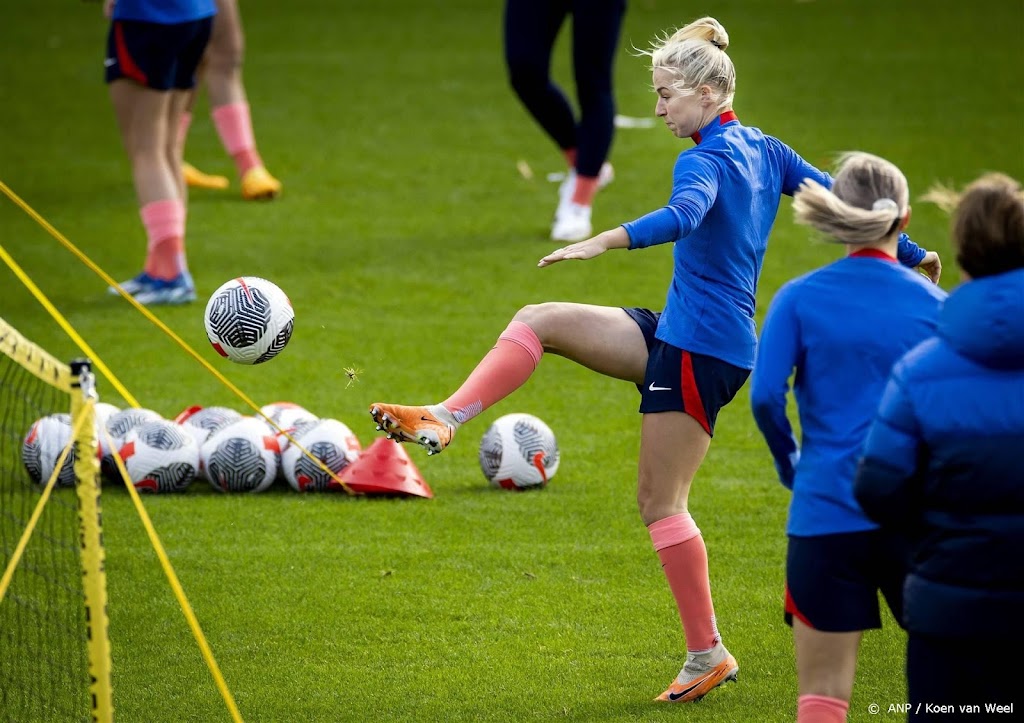 Oranjevrouwen werken met fitte groep toe naar Wembley