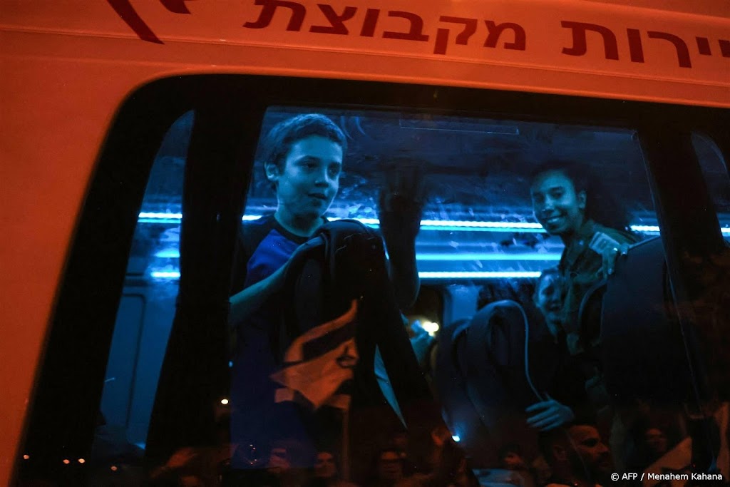 Hamas laat elf gijzelaars vrij in deal met Israël