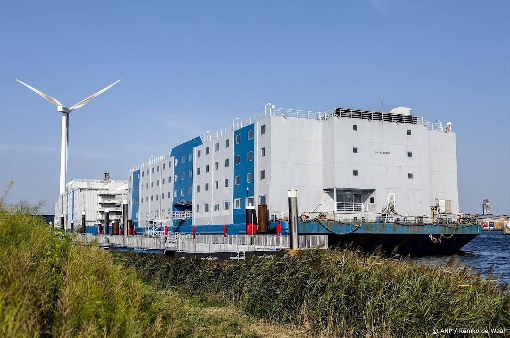 Pontons Zaandam na maanden vertraging open voor asielzoekers