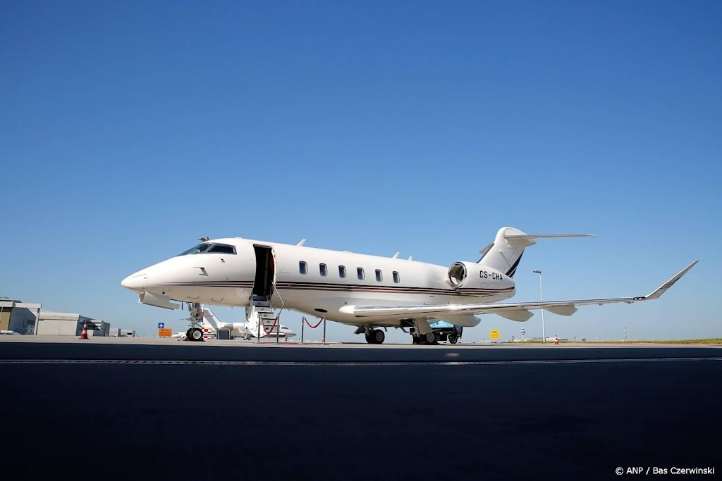 Kamer stemt in met fors hogere belasting op vlucht in privéjet