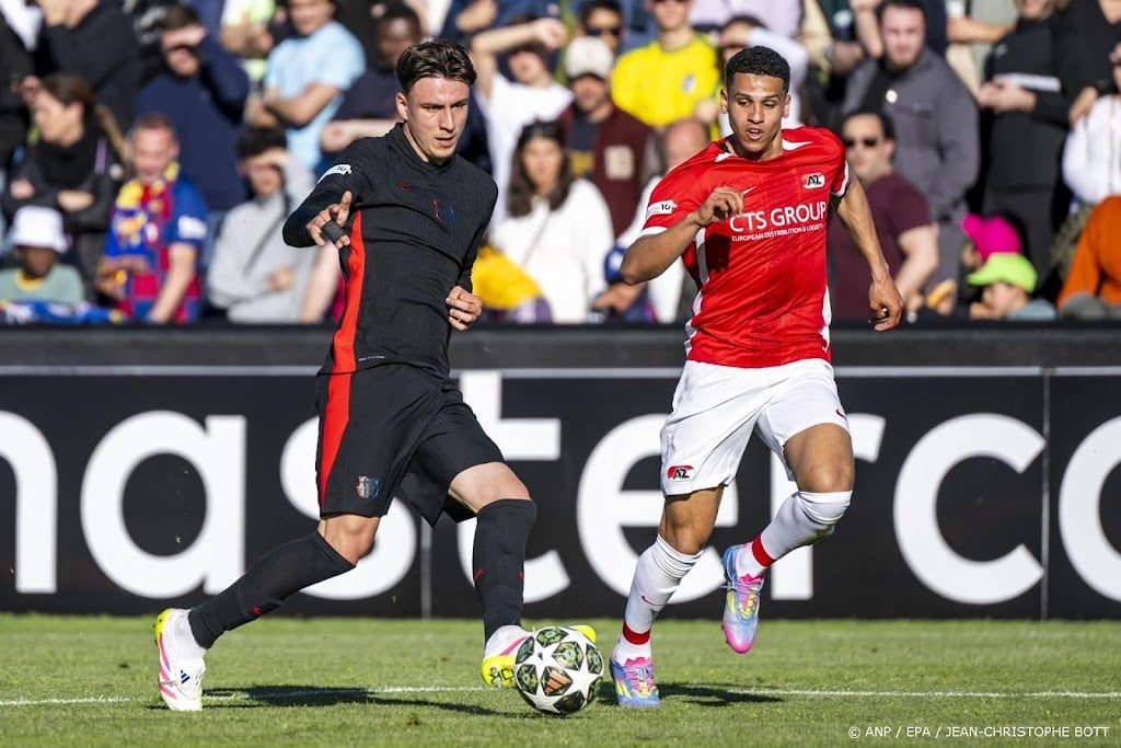 Bouziane voor het eerst in de basis bij AZ tegen Iers Shelbourne