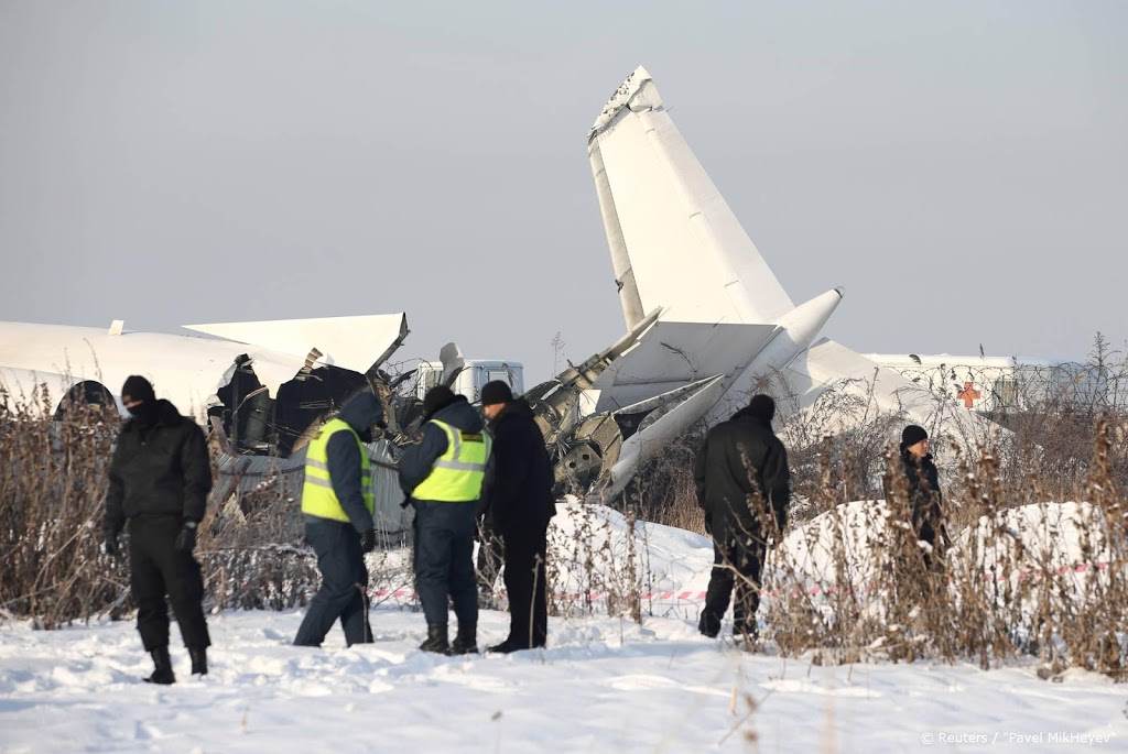 Dodental vliegtuigcrash in Kazachstan loopt op
