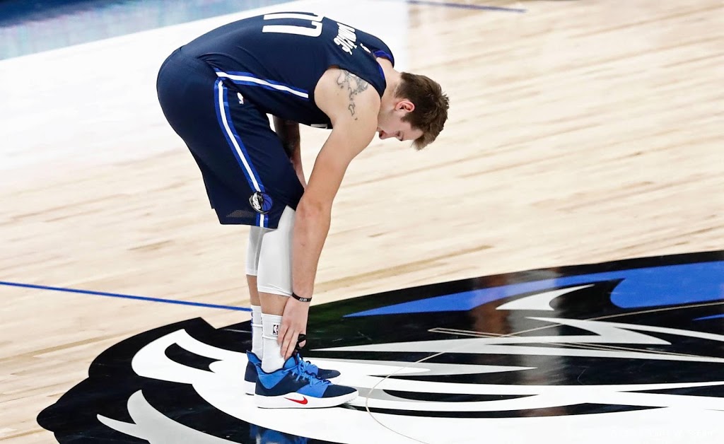 Herstelde basketballer Doncic helpt Mavericks aan zege