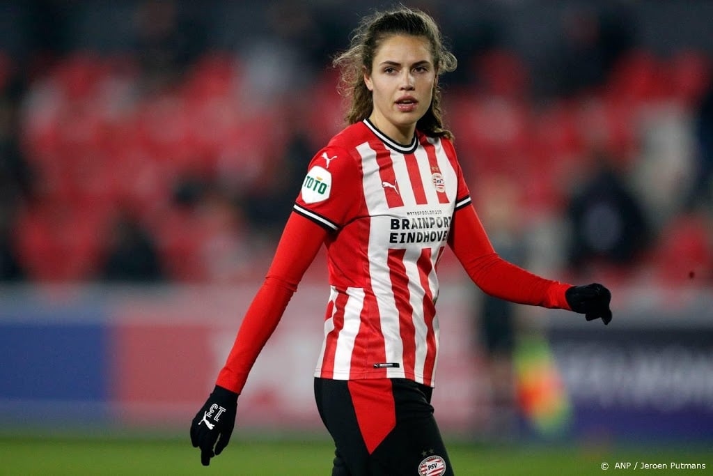 PSV bevordert De Rooij van interim tot hoofdtrainer vrouwenploeg
