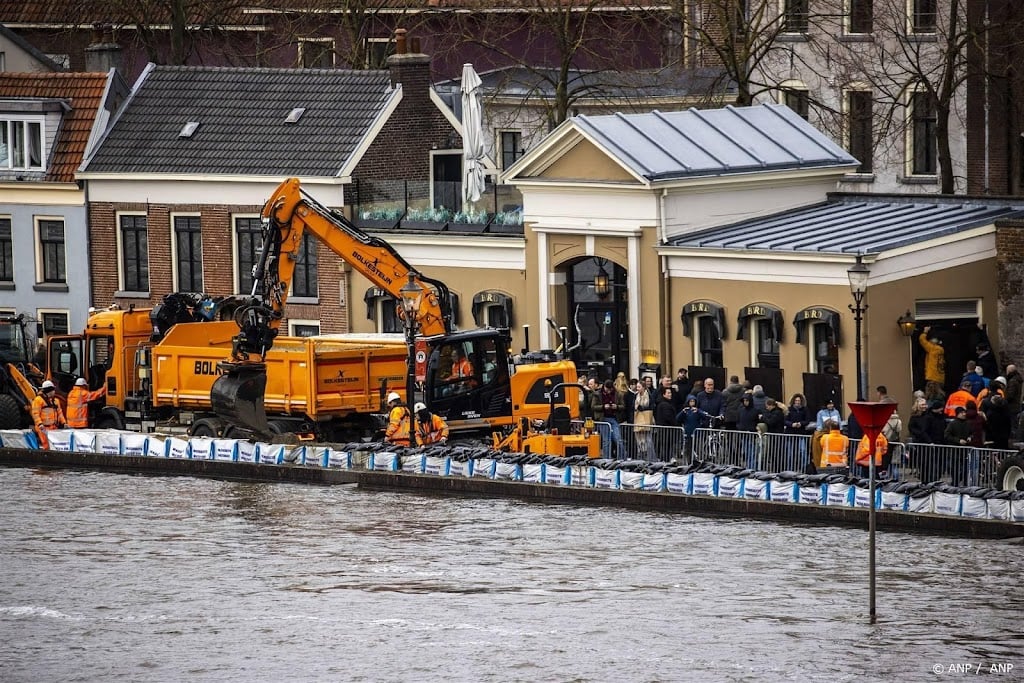 Deventer zet zich schrap voor hoogwater IJssel: 'wordt spannend'