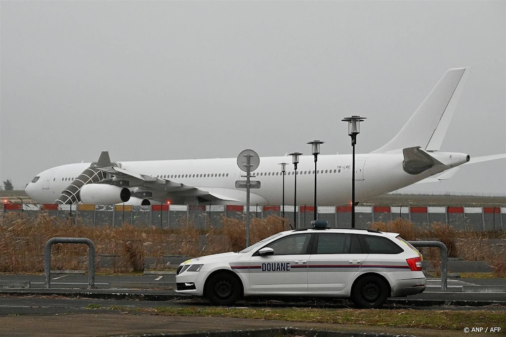 Indiase passagiers 'smokkelvliegtuig' vrijgelaten in Frankrijk