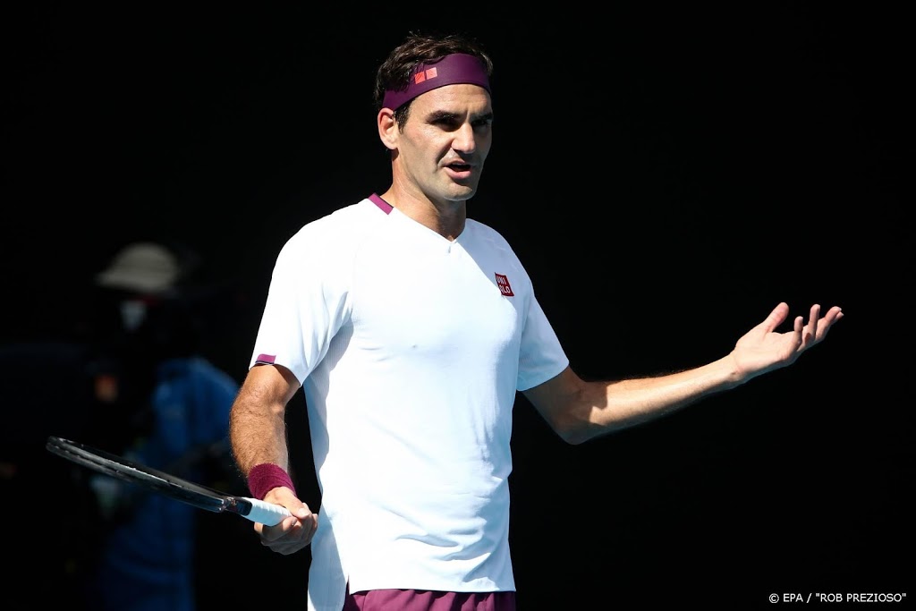 Federer werkt zeven matchpoints weg en gaat door