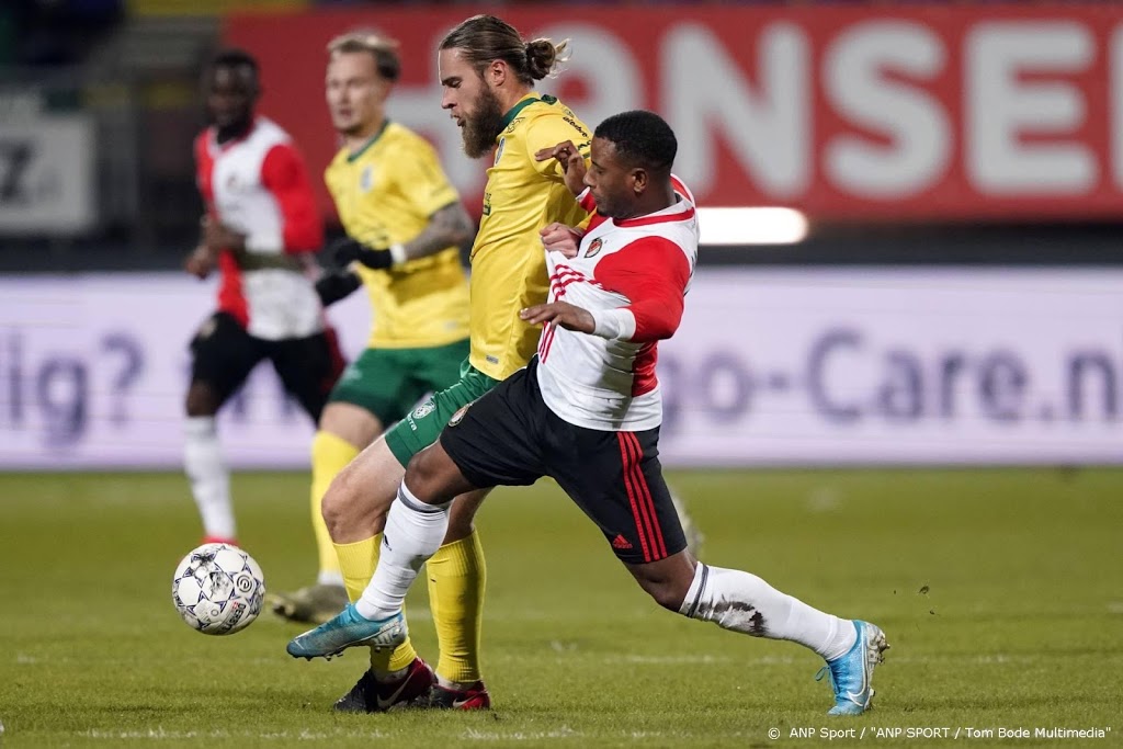 Invaller Narsingh redt Feyenoord in verlenging tegen Fortuna
