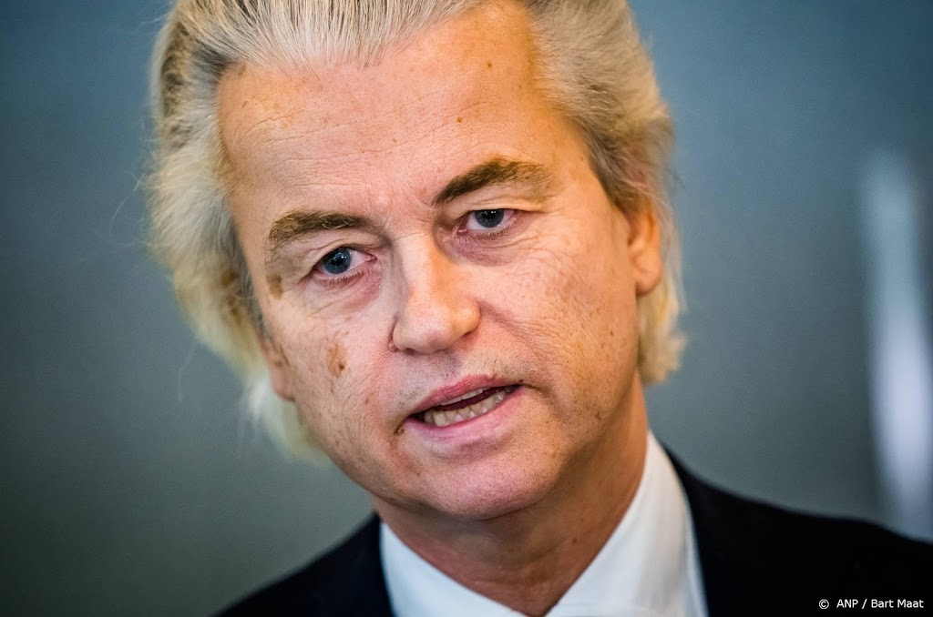 Wilders vlak bij zijn bedreiger in de rechtszaal