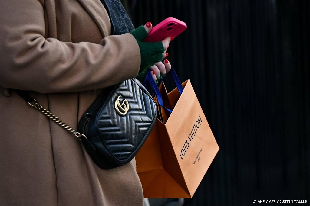 Luxeconcern LVMH ziet winst over 2024 kelderen