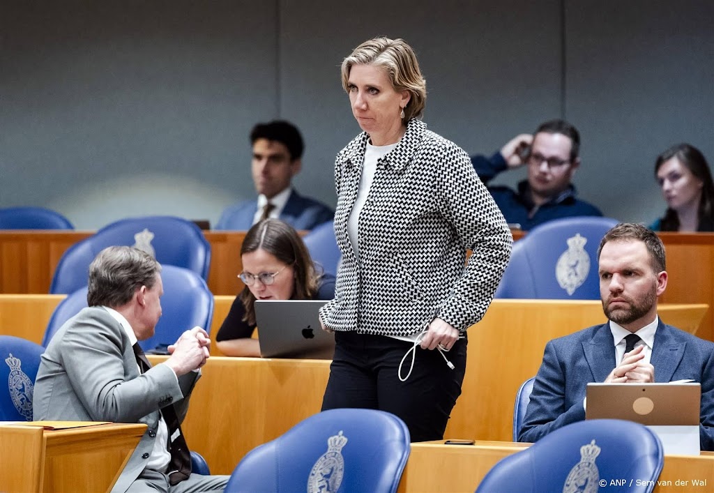 Oppositiepartijen vallen twijfelende VVD aan over vuurwerkverbod