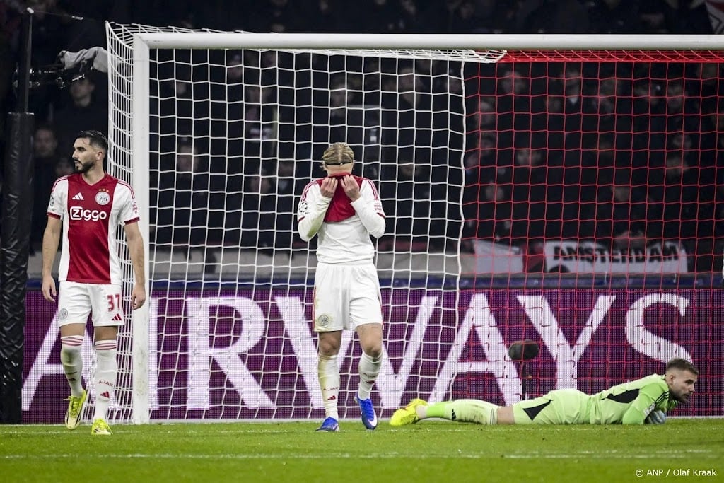 Ajax neemt met nederlaag afscheid van Champions League