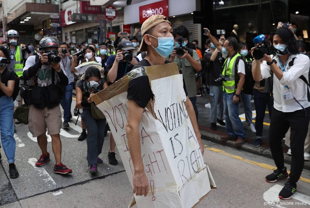 Hongkong vervolgt tientallen pro-democratische activisten