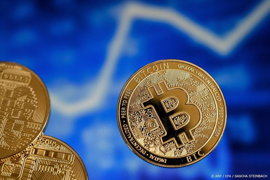 Bitcoin koerst af op grootste maandwinst sinds oktober 2021