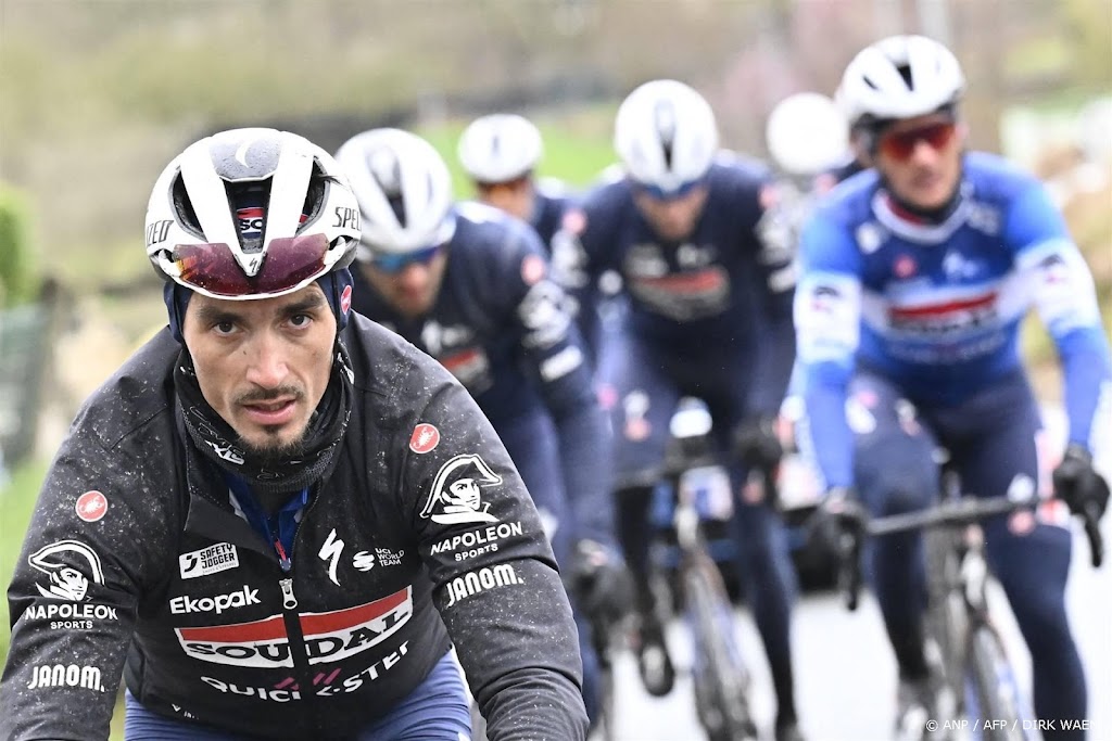 Wielrenner Alaphilippe kopman Soudal Quick-Step in Strade Bianche