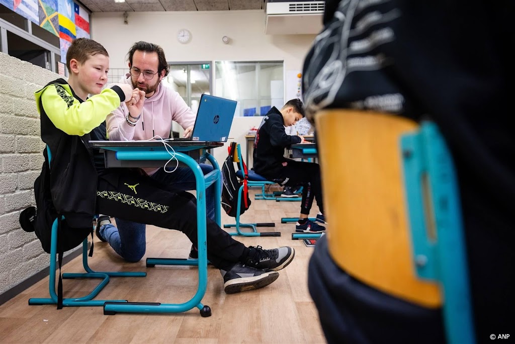 Kamermeerderheid wil meer meesters voor de klas