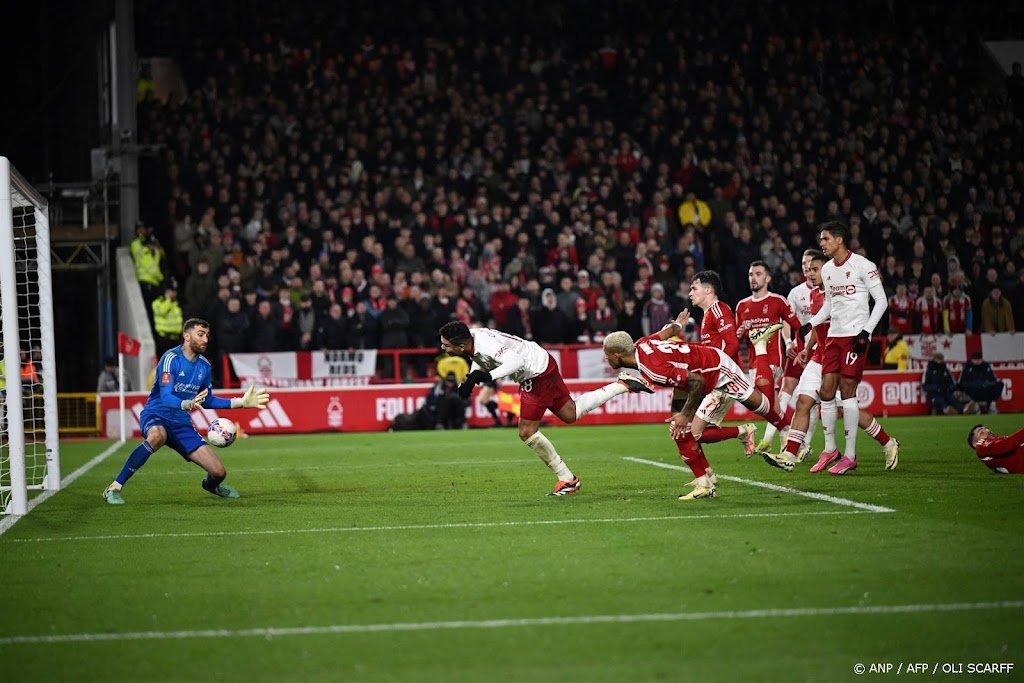 Casemiro helpt Manchester United in slotfase naar kwartfinales FA Cup