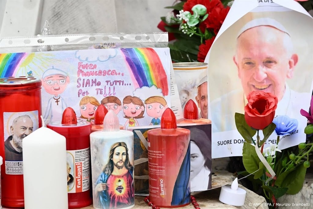 Paus had 'geïsoleerde ademhalingscrisis', meldt Vaticaan