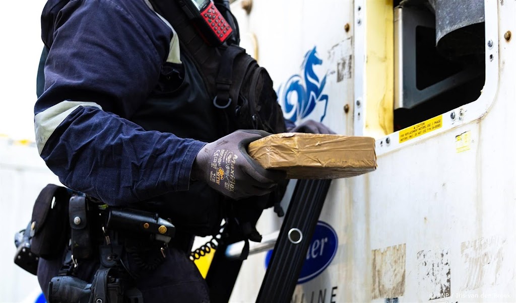 Grote cocaïnevangst in haven Vlissingen, vijf mannen opgepakt
