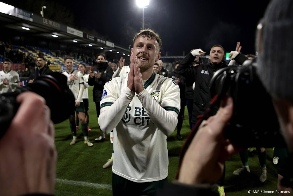 Sierhuis keert als man van de wedstrijd terug na blessure