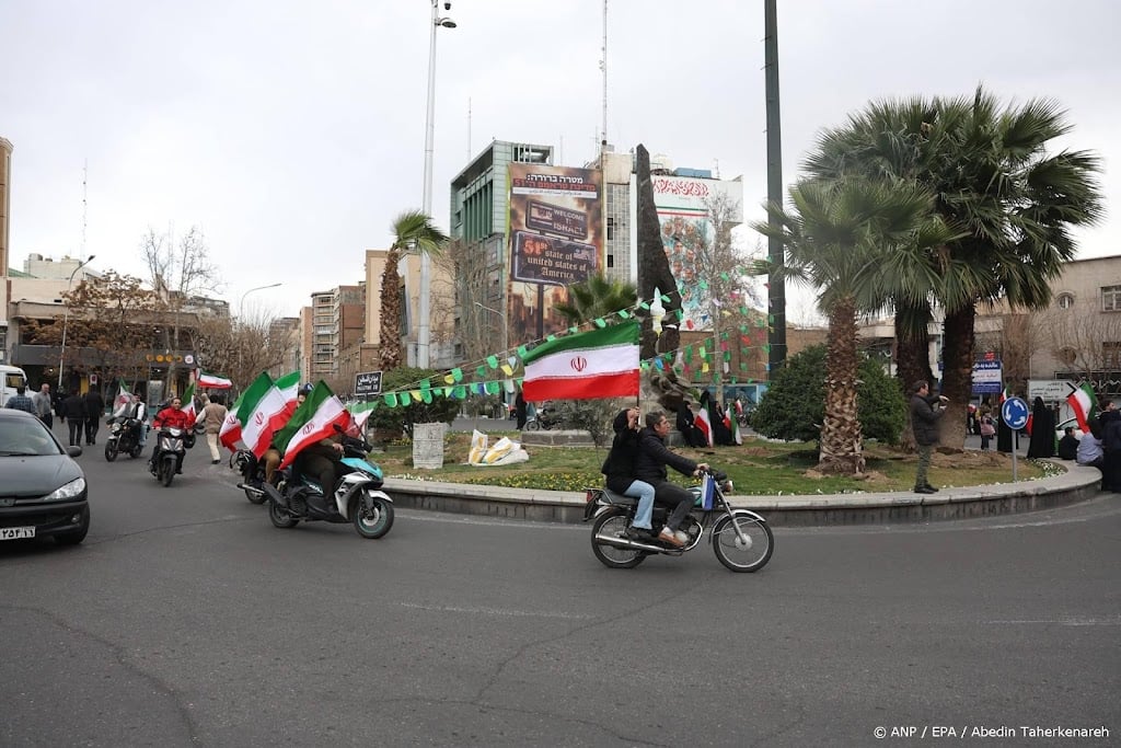 Aanhangers regime Iran de straat op in Teheran