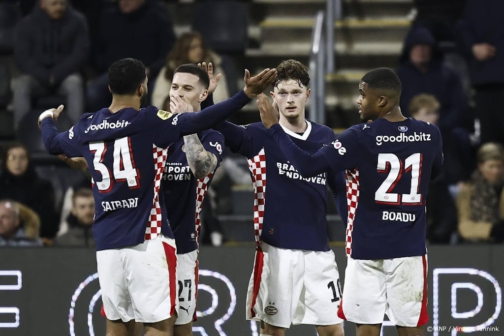 PSV op halve kracht ruim langs hekkensluiter Heracles 
