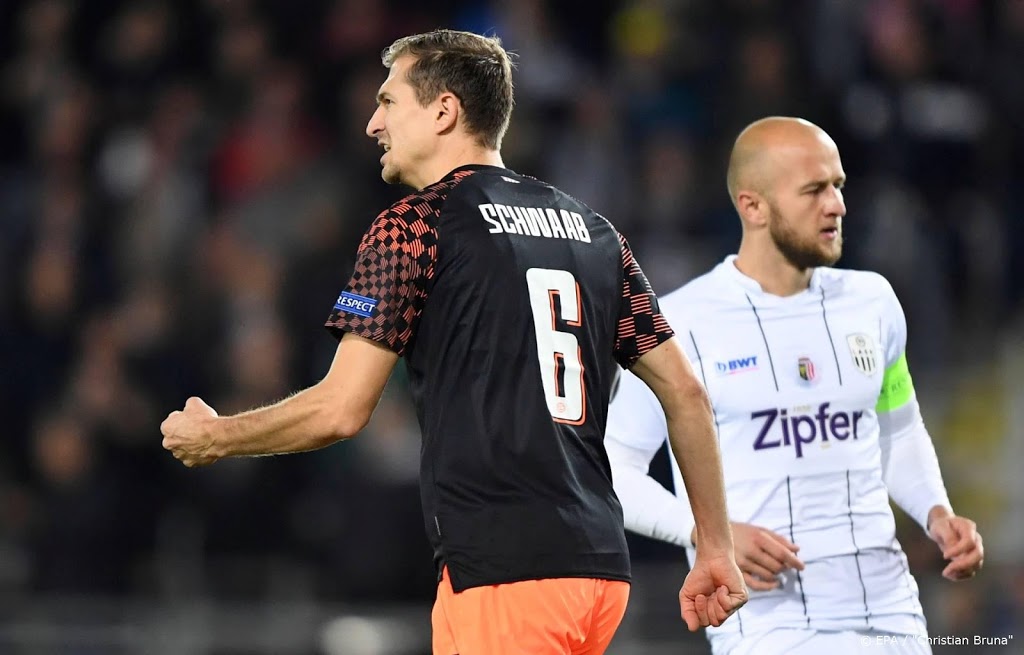 PSV zegt contract Schwaab formeel op