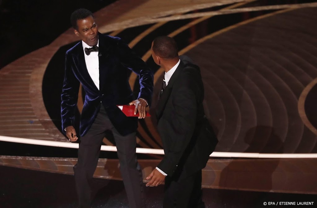 Will Smith geeft Chris Rock een klap tijdens Oscarceremonie
