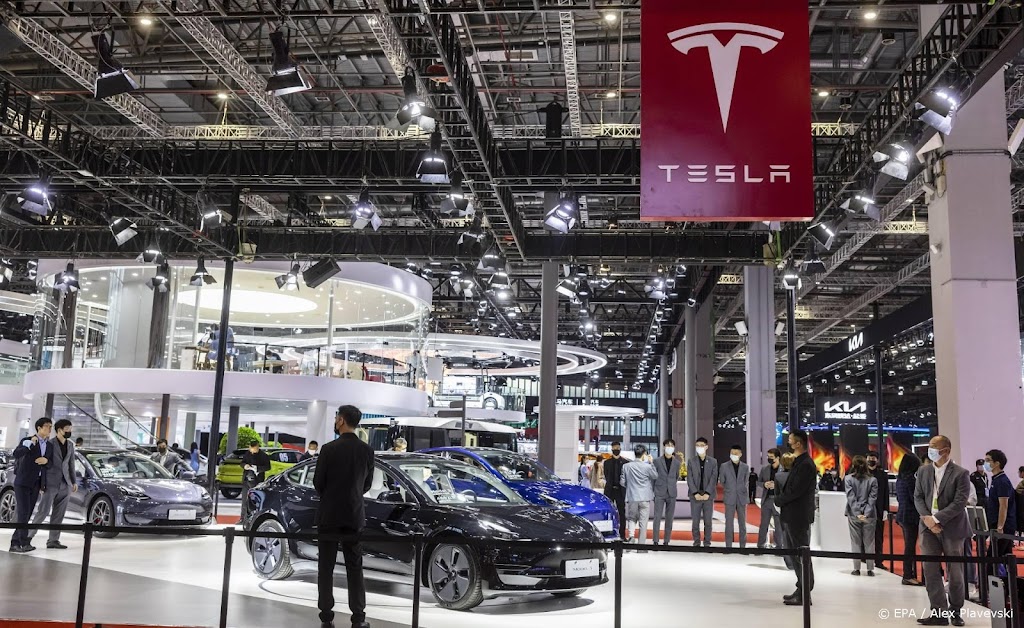 Bloomberg: Tesla gaat fabriek in Shanghai stilleggen om corona