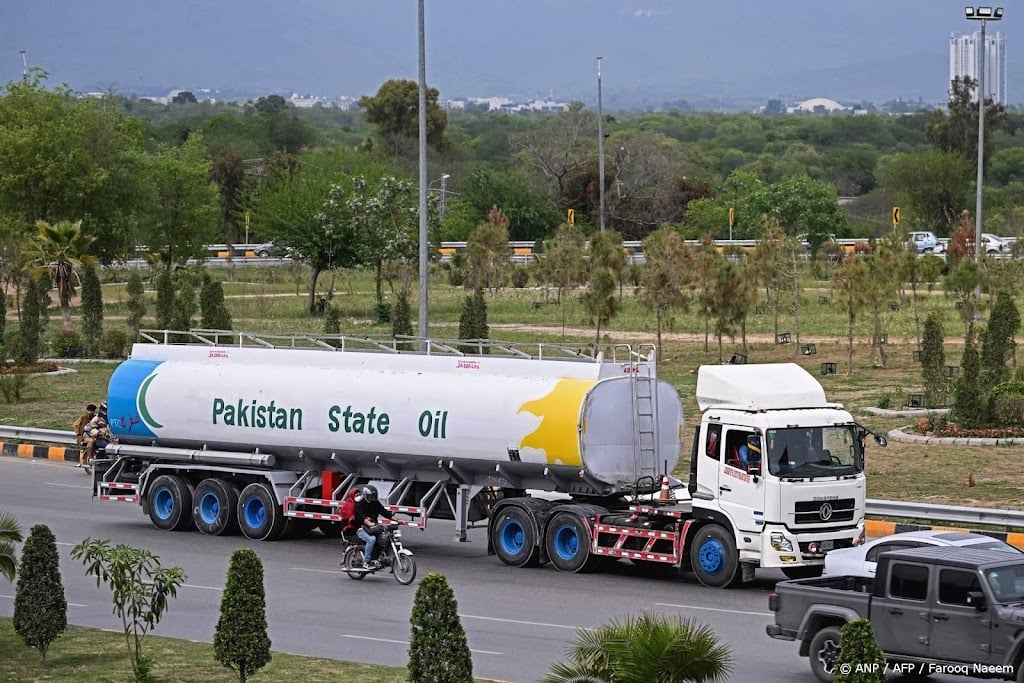 Iran laat 20 Pakistaanse schepen door Straat van Hormuz