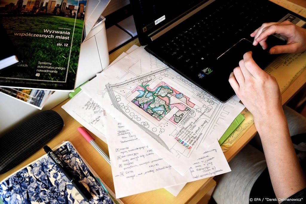 Studenten redelijk positief over afstandsonderwijs