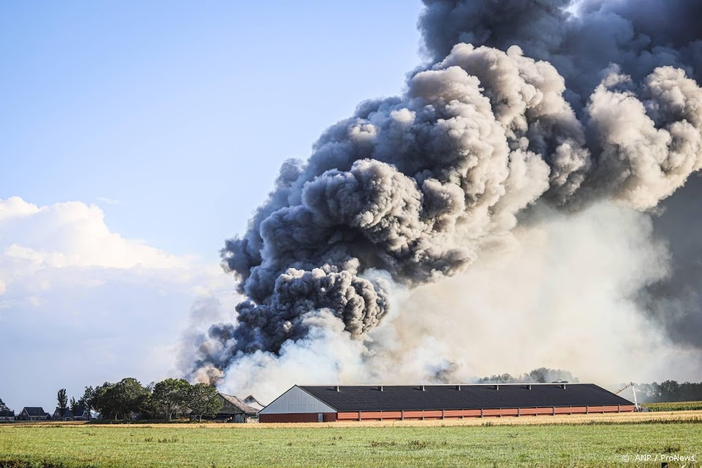 Asbest vrijgekomen bij brand in Drentse dorp Nieuw-Weerdinge